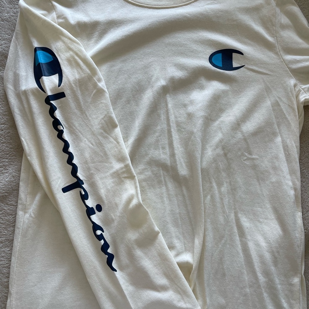 champion offwhite longsleeve shirt